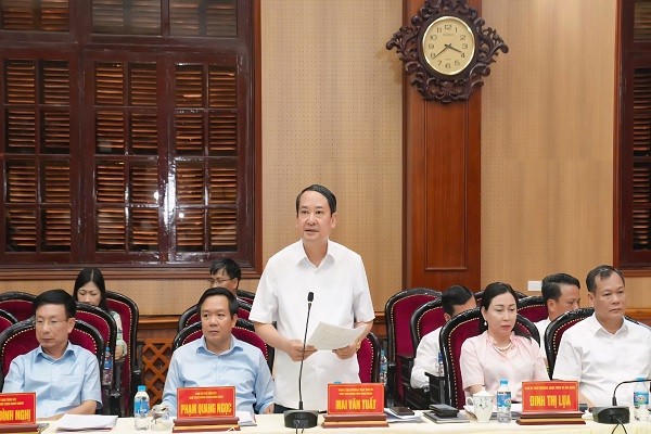 Ông Mai Văn Tuất, Phó Bí thư Thường trực Tỉnh ủy, Chủ tịch HĐND tỉnh Ninh Bình phát biểu tại hội nghị.