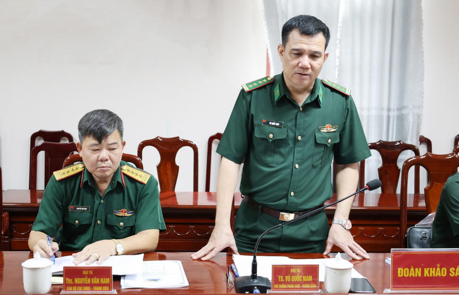 Đại tá, Tiến sĩ Vũ Quốc Nam, Phó trưởng phòng Khoa học Quân sự BĐBP phát biểu.