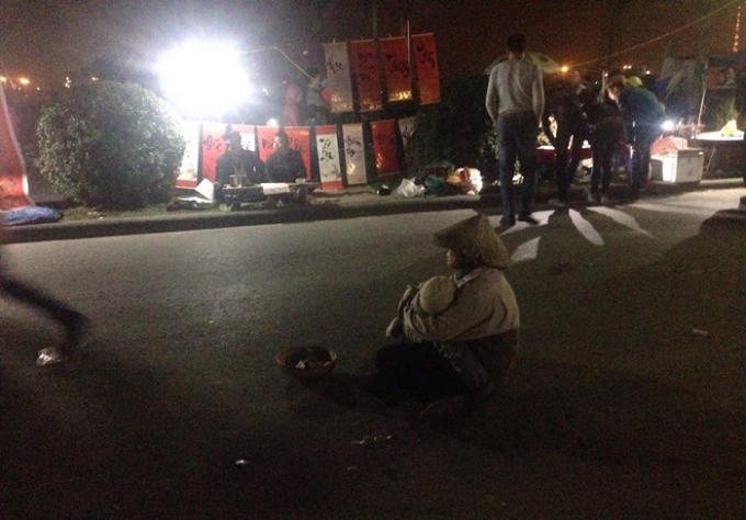 Những đứa trẻ từ vài tháng tuổi cho đến 2,3 tuổi bị lợi dụng như một thứ "cần câu" gợi lòng trắc ẩn của du khách.