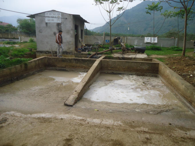 Nước thải ở Nhà máy chế biến tinh bột sắn Bá Thước. Ảnh: Nguyệt Chi