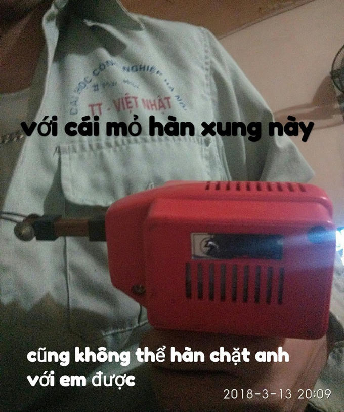 Khi sinh viên Đại học Công Nghiệp tỏ tình toàn bằng linh kiện điện tử
