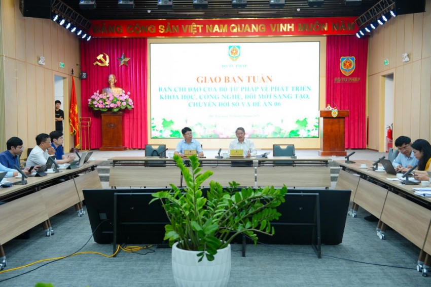 Toàn cảnh cuộc họp.