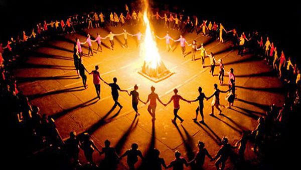 Lửa từ tr&aacute;i tim