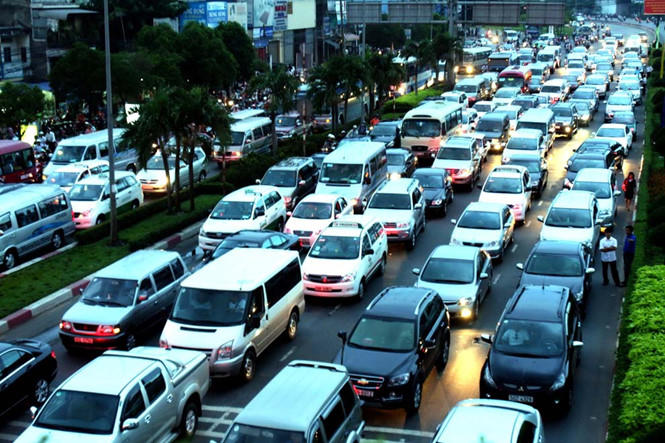 Kẹt xe nghiêm trọng tại TP.HCM có nguyên nhân do số lượng xe hợp đồng dưới 9 chỗ quá lớn ẢNH: ĐÀO NGỌC THẠCH