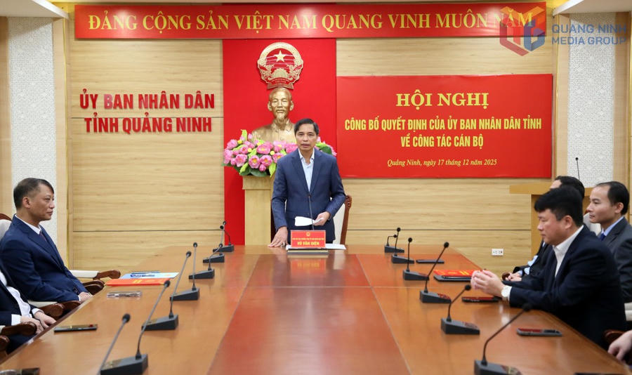 Quang cảnh hội nghị công bố quyết định về công tác cán bộ