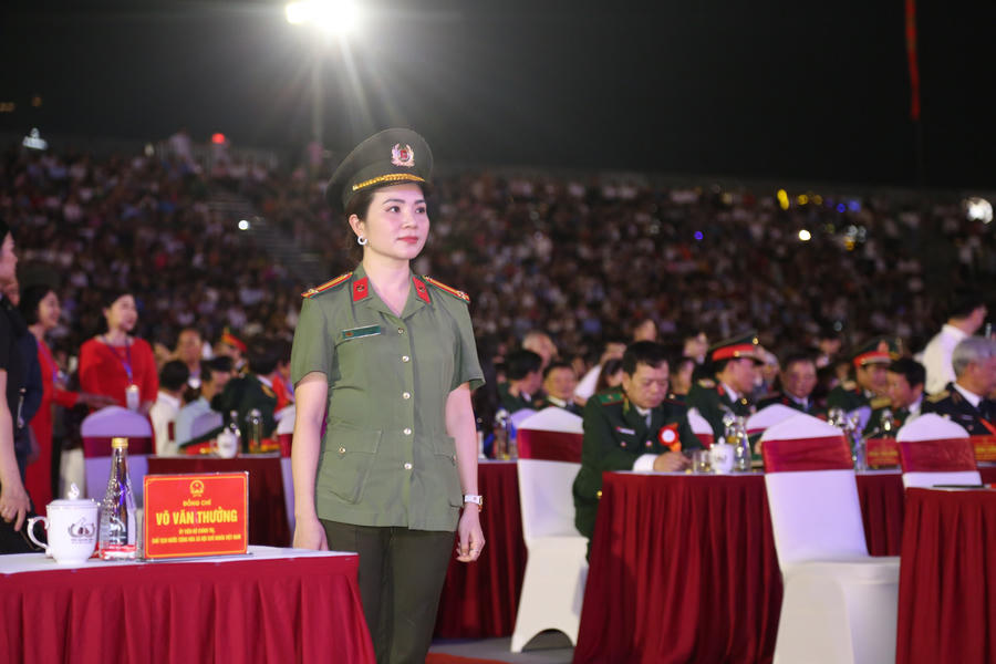 Bảo vệ an toàn khu vực đại biểu. Ảnh Công an tỉnh Quảng Ninh