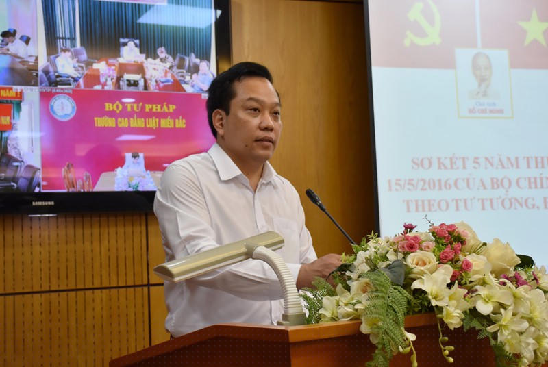 Phó Bí thư Đảng ủy khối các cơ quan trung ương Đỗ Việt Hà phát biểu chỉ đạo tại Hội nghị.