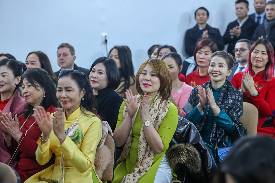 Thủ tướng: Giải quyết công việc của bà con kiều bào “như của người thân ruột thịt”- Ảnh 4.