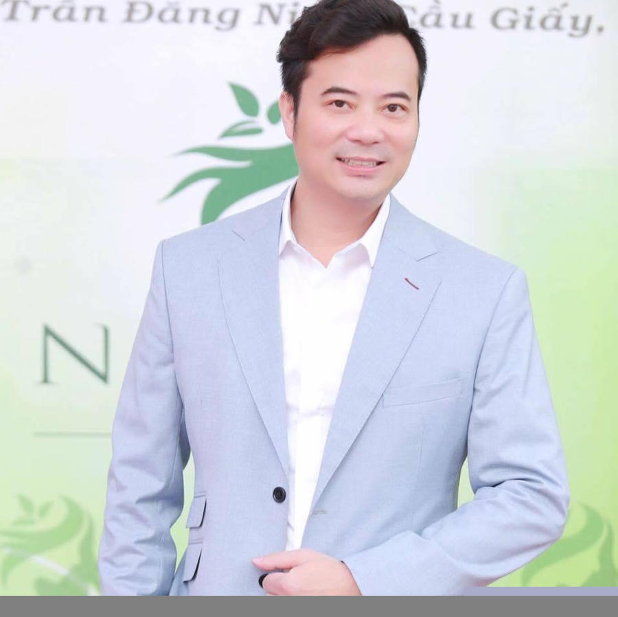 Diễn viên Phan Anh nói không thể dành nhiều thời gian cho nghệ thuật vì còn phải mưu sinh.