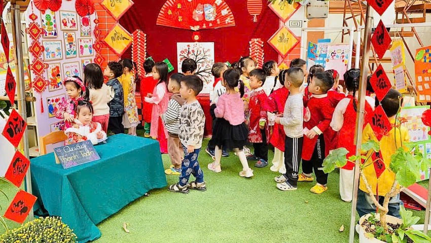 Các em học sinh trường mầm non Thịnh Liệt.