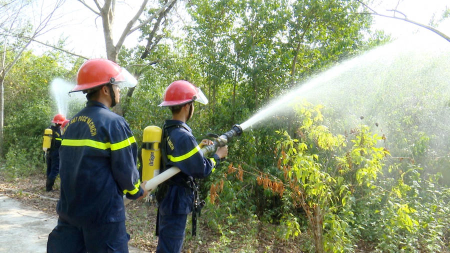 Lực lượng Cảnh sát PCCC và CNCH Công an tỉnh Bạc Liêu, thực tập phương án chữa cháy và CNCH tại rừng đặc dụng Vườn chim Bạc Liêu.
