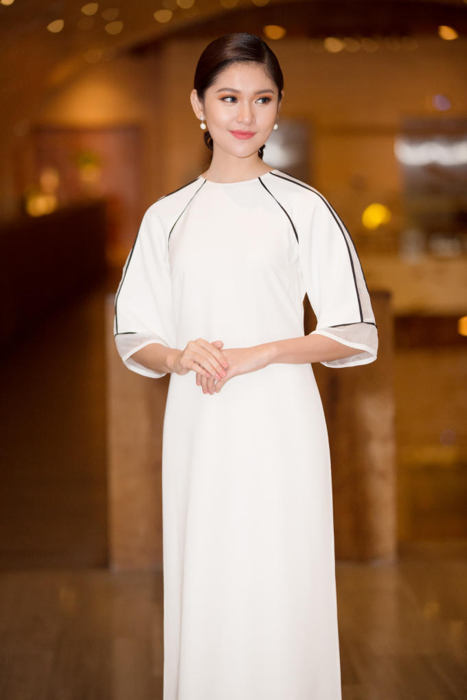 Á hậu Thùy Dung.