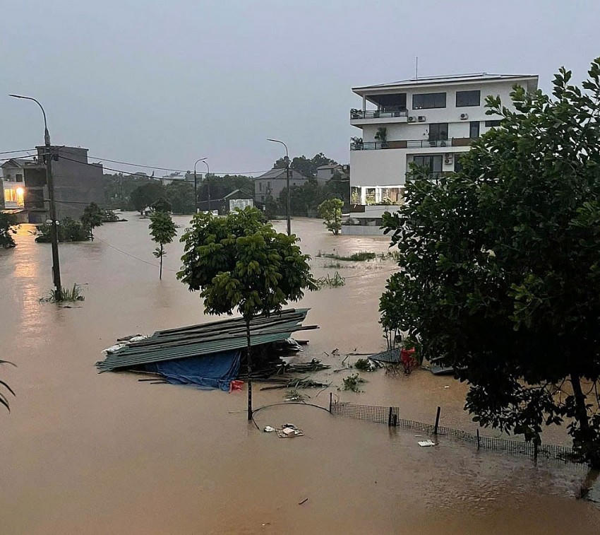 Nhiều vị trí bị ngập sâu tại TP Thái Nguyên.