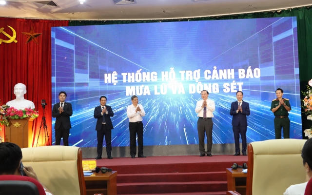Hệ thống cảnh báo sớm dông sét, mưa lũ góp phần dự báo, giảm nhẹ thiên tai