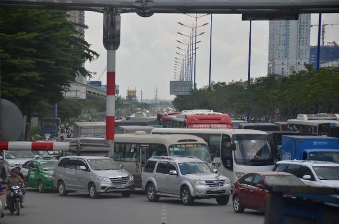 Giao thông bị ùn ứ nghiêm trọng.