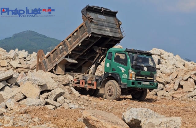 Yên Bái: Cần làm rõ quá trình đổ thải trên bờ hồ thuỷ điện Thác Bà