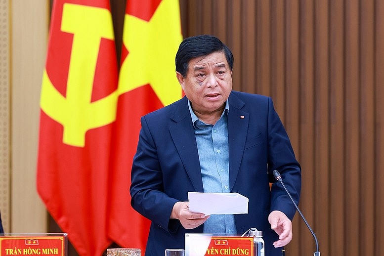 Bộ trưởng Bộ KHĐT Nguyễn Chí Dũng phát biểu.