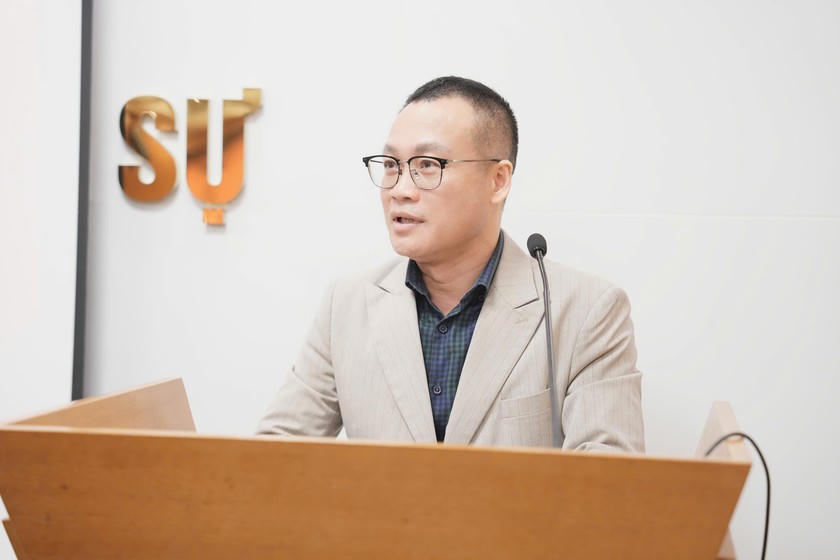 Phó Tổng Biên tập Trần Ngọc Hà công bố các Quyết định về công tác cán bộ của Báo Pháp luật Việt Nam.