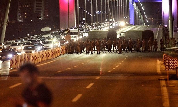 Lệnh giới nghiêm được ban bố trên toàn lãnh thổ Thổ Nhĩ Kỳ. (Ảnh: Getty)