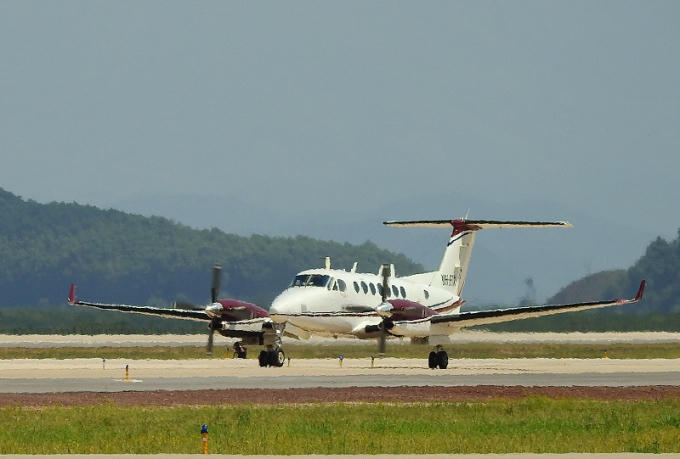 Chiếc King Air 350 phản lực cánh quạt 2 động cơ loại nhỏ, có sức chở tối đa 11 người, được sản xuất bởi Beech Aircraft Corporaton (Mỹ) có chuyện hạ cánh đầu tiên xuống càng hàng không quốc tế Vân Đồn.