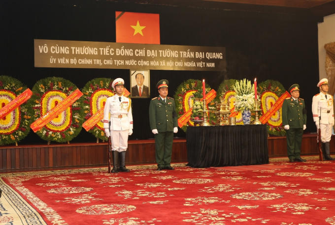 Nhiều đo&agrave;n kh&aacute;ch trong nước v&agrave; Quốc tế viếng Chủ tịch nước Trần Đại Quang