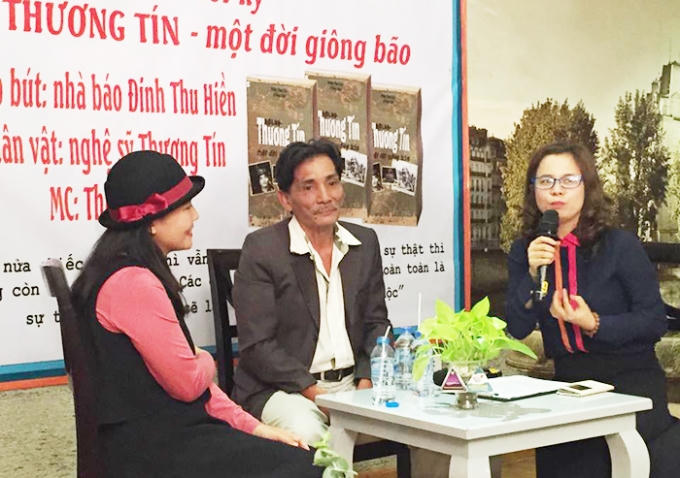 "Tôi viết hồi ký phần vì muốn chia sẻ về cuộc đời của mình với người hâm mộ, phần vì tôi cũng cần có chút tiền để nuôi sống bản thân và gia đình." Nghệ sỹ Thương Tín nói.