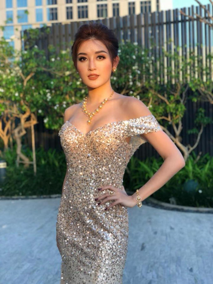 Huyền My được ch&agrave;o đ&oacute;n kh&ocirc;ng thua k&eacute;m Sao Hollywood tại Myanmar
