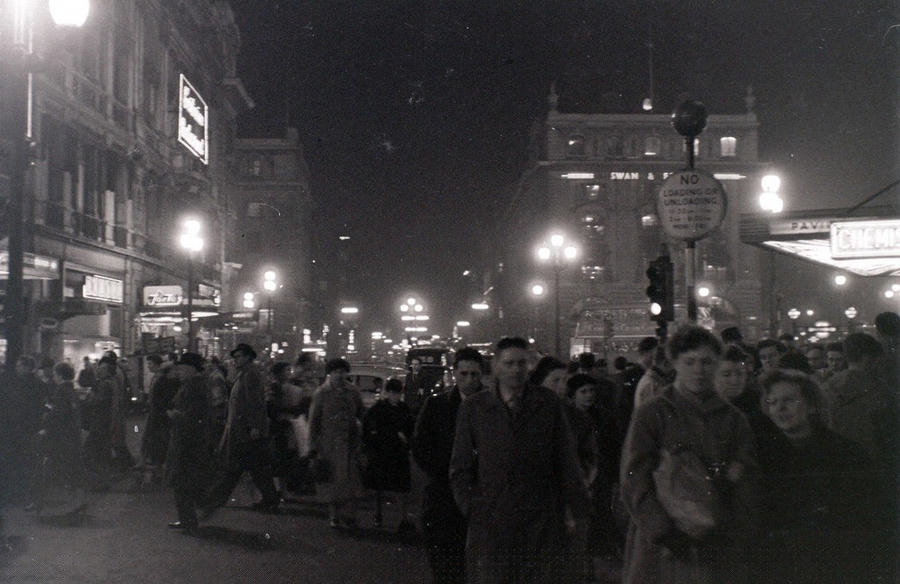 london 70 nam truoc xa hoa, trang le the nao? hinh anh 9