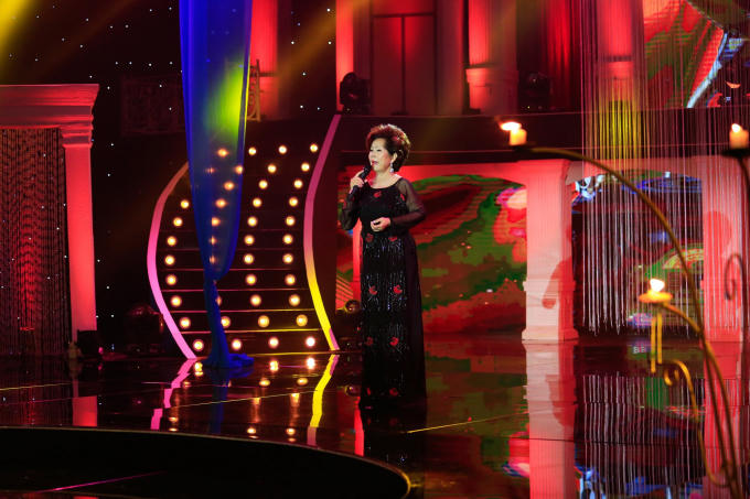 Bạch Tuyết, Phương Dung cùng diện áo dài khoe vẻ đẹp quý phái tại Tình Khúc Vượt Thời Gian