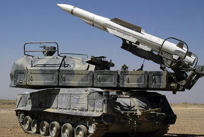 H&igrave;nh ảnh đầu ti&ecirc;n tại s&acirc;n bay Syria sau khi bị t&ecirc;n lửa Mỹ tấn c&ocirc;ng