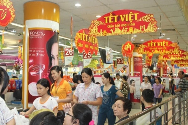 Việc mua sắm tết hầu hết diễn ra ở các cửa hàng, siêu thị, tiện lợi và đầy đủ hơn so với ngày xưa rất nhiều. Ảnh: internet.