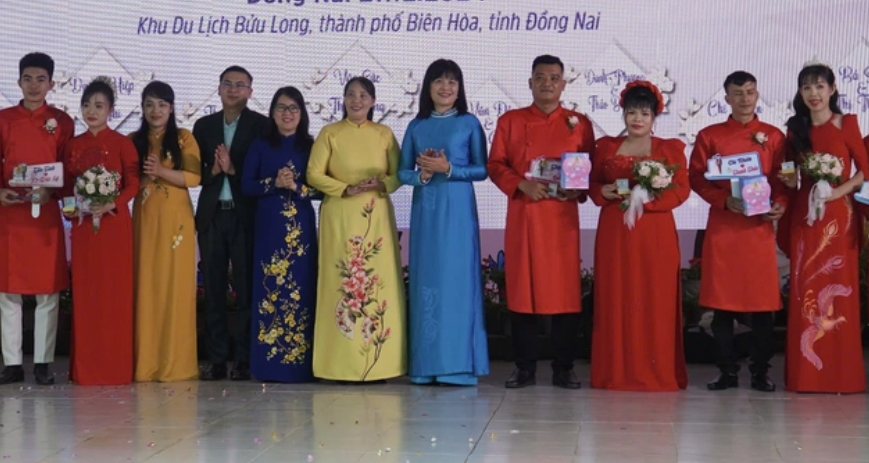 Có 9 cặp đôi được tổ chức lễ cưới tập thể.