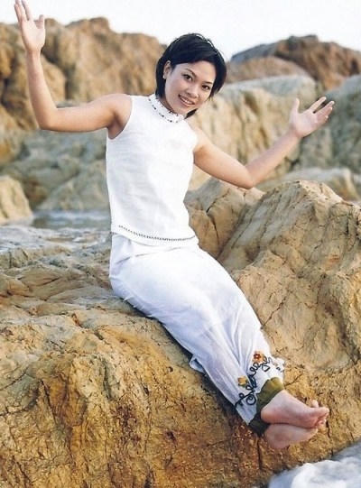 Mái tóc ngắn quen thuộc một thời từng khiến giới trẻ chao đảo.