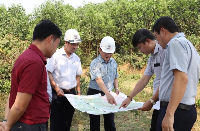 Thúc tiến độ nhiều dự án điện trọng điểm, cấp bách