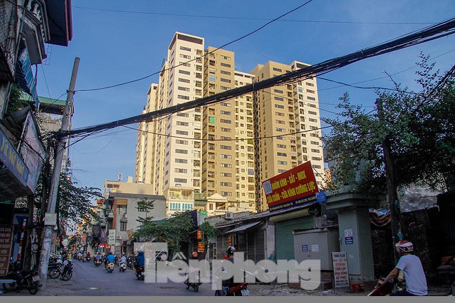 Dự án Chung Cư 60 Nguyễn Đức Cảnh do Công Ty Cổ Phần Đầu Tư và Xây Dựng HUD3 làm chủ đầu tư xây dựng trên ô đất có diện tích 6.162m2. Dự án gồm 2 tòa chung cư cao 21 tầng nổi+2 tầng hầm.