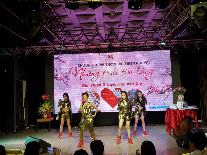 Tiết mục nhảy Dance của các ngôi sao nhí: Bảo Trang, Minh Anh, Quang Tiến...