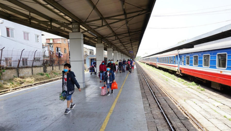 Sân ga tại TP HCM.