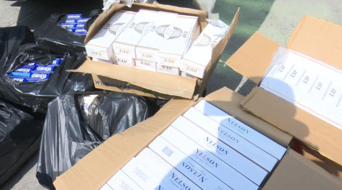 Gần 9.000 bao thuốc lá ngoại nhập lậu bị cơ quan công an thu giữ. (Ảnh: Anh Tuấn)