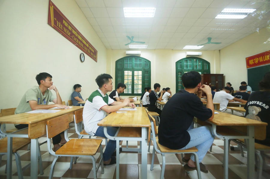 Bộ GD&ĐT chưa công bố đáp án chính thức của bất kỳ môn thi nào thuộc kỳ thi tốt nghiệp THPT năm 2025. (Ảnh: Linh Đan)