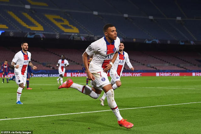 Ba bàn thắng của Mbappe khiến Barcelona sụp đổ tại Nou Camp