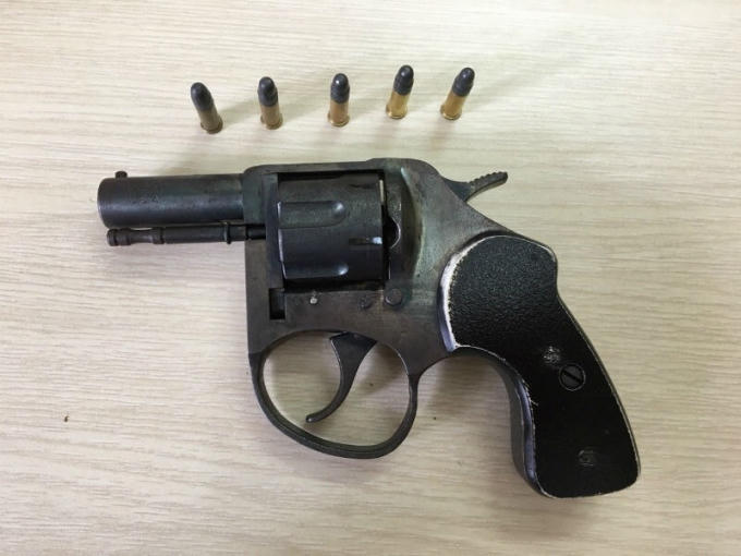 Sức giật của khẩu súng tự chế có làm Lê “rơi súng” hay không? (Ảnh minh họa)