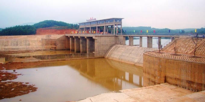 Đập d&acirc;ng Lạc Tiến - một trong những hạng mục quan trọng của dự &aacute;n X&acirc;y dựng hệ thống cấp nước cho khu kinh tế Vũng &Aacute;ng