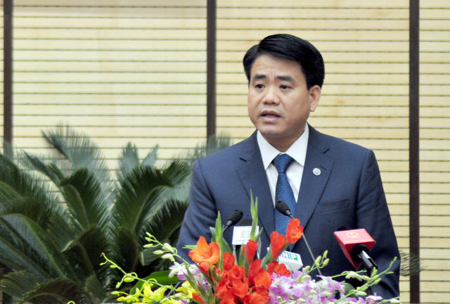 Ông Nguyễn Đức Chung thông tin sốc: Hầu hết các hàng quán lấn chiếm vỉa hè đều có công an "chống lưng".