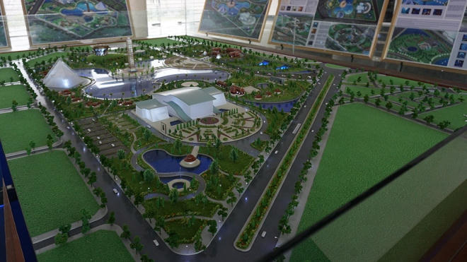 Tỉnh Thanh Hoá đang trưng bày mô hình và phối cảnh để lấy ý kiến người dân về Đồ án quy hoạch chi tiết Công viên Văn hóa xứ Thanh. Mô hình được nghiên cứu trên diện tích hơn 500.000 m2.