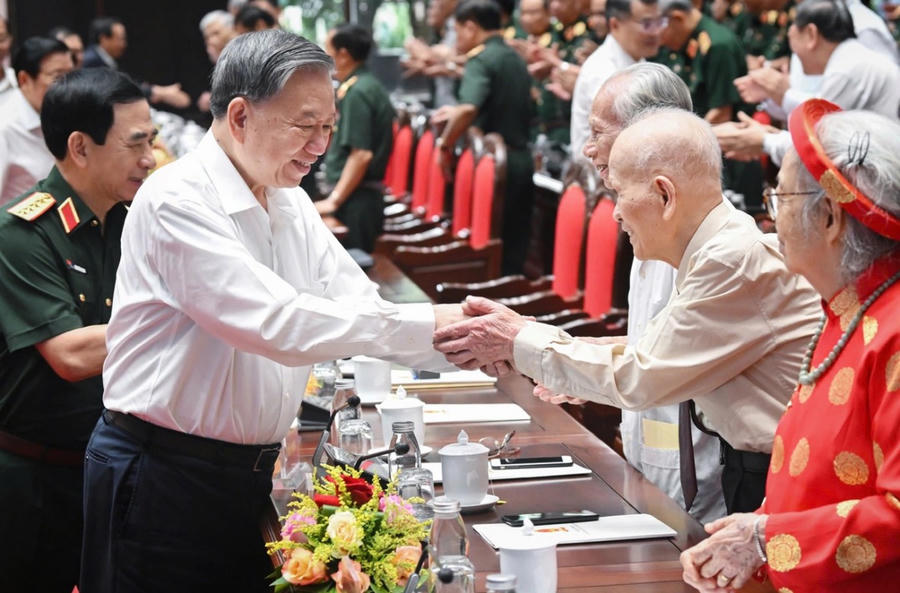 Tổng Bí thư Tô Lâm gặp mặt các lão thành cách mạng
