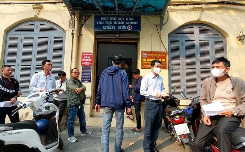 Khẩn trương kiểm tra, làm rõ làm rõ thông tin “cò” dịch vụ cấp đổi giấy phép lái xe. Ảnh minh hoạ/Internet