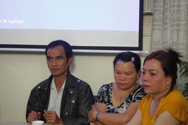 Bà Nguyễn Thị Tiến (áo vàng) cùng ông Nén hội ngộ tại Pháp luật Plus.