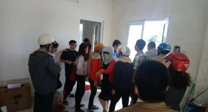 Đến thời điểm hiện tại, tiền lãi ngân hàng người dân vẫn đóng hàng tháng nhưng CĐT vẫn không có sự hỗ trợ.