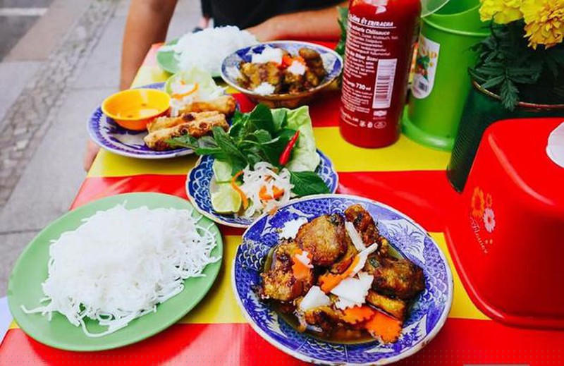 Món ăn Việt tại District Mot.