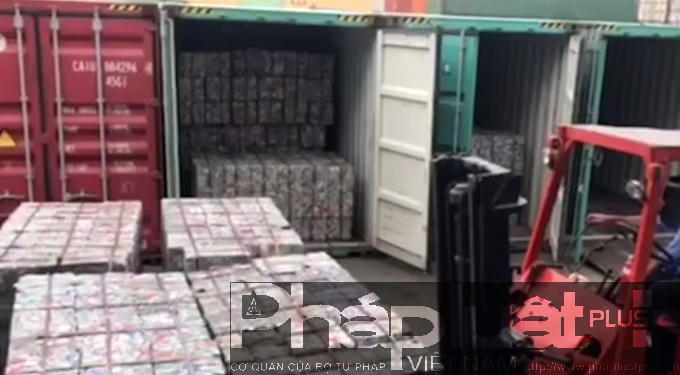 Container hàng bị cơ quan chức năng kiểm tra